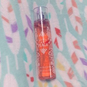 Bath & body works pretty as a peach body mist new with lid